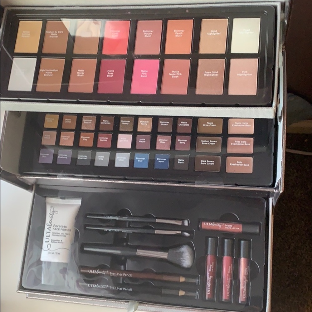 makeup set !!! - Picture 2 of 5